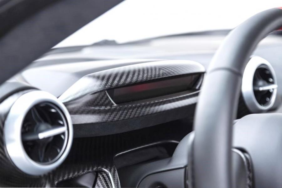 Панель приборов McLaren MSO Senna Bespoke Diamond Black 2019 года  (фото 33 из 37)